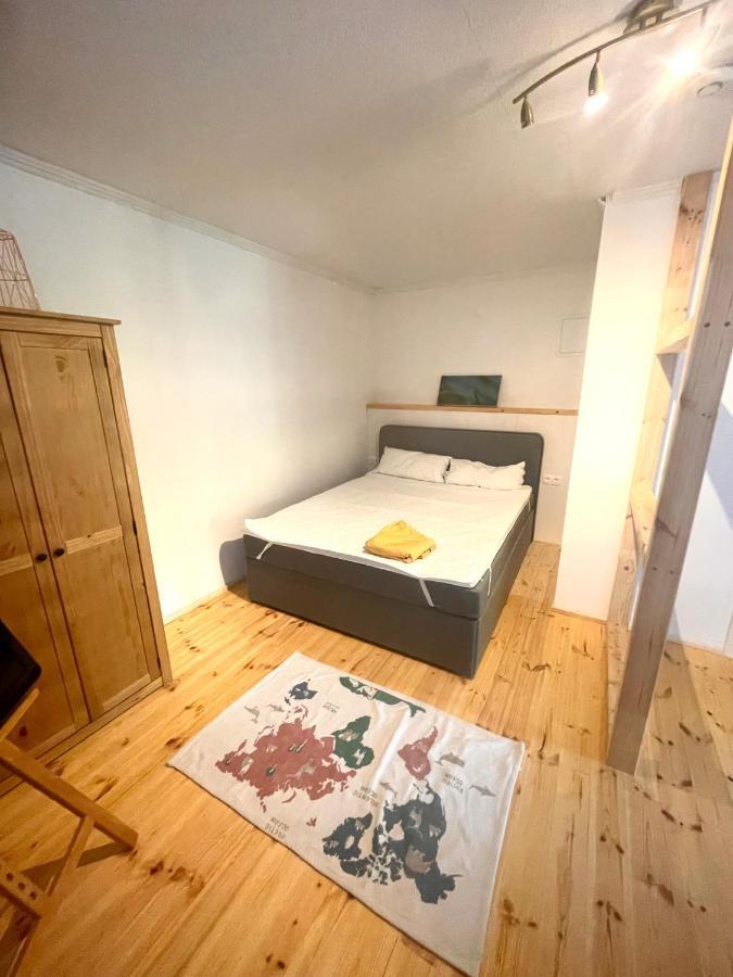 - Mit Garten Apartment Weener